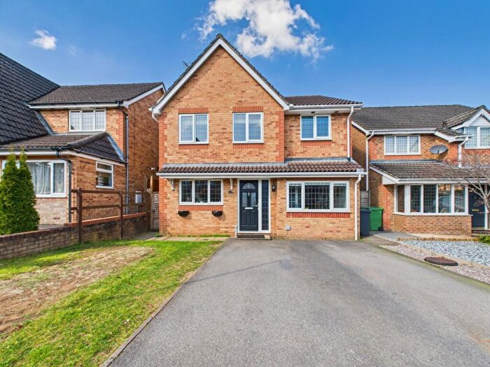 4 Bedroom Detached House For Sale In Bed Detached Home, Bordon, Hampshire, GU35