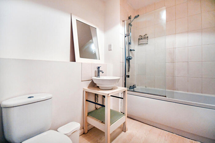 2 Bedroom Apartment To Rent In North Swindon, SN25