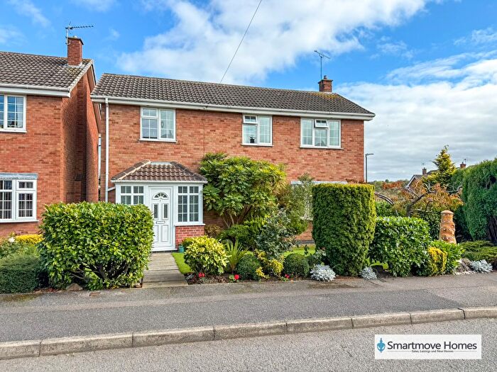 4 Bedroom Detached House For Sale In Lathkill Drive, Marehay, DE5