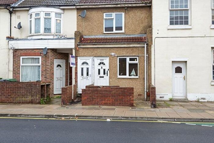 1 Bedroom Flat To Rent In Eastney Road, Southsea, Hampshire, PO4