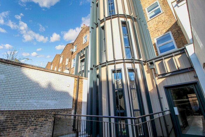 Studio To Rent In Kilburn High Road, London, NW6