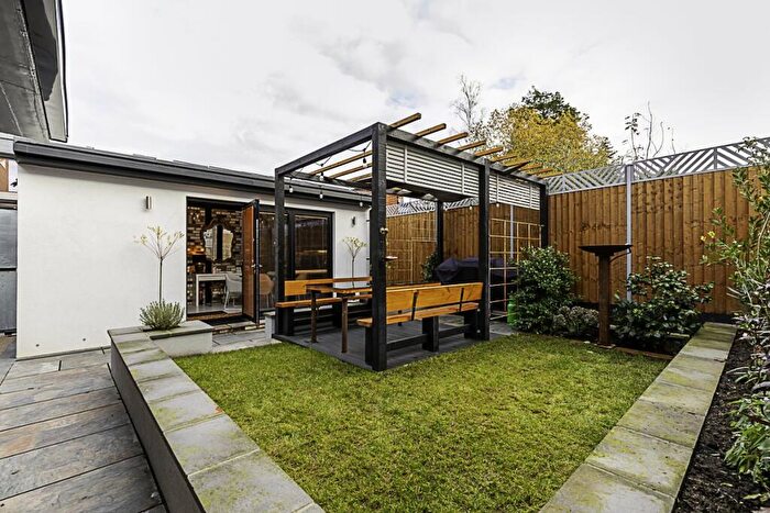 2 Bedroom Flat To Rent In Finchley Road, Golders Green, NW11