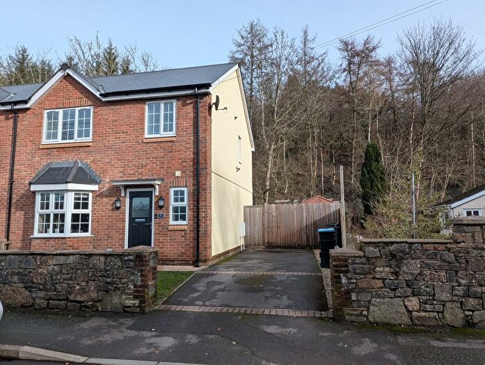3 Bedroom Semi-Detached House For Sale In Sirhowy Houses, Dukestown, NP22