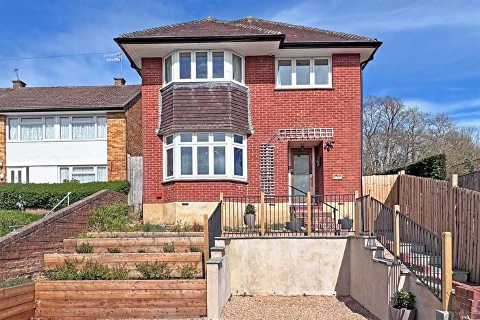 4 Bedroom Detached House For Sale In Brambletye Park Road, Redhill, RH1