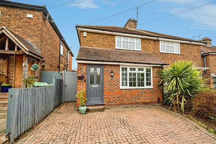 3 Bedroom Semi Detached House For Sale In Aldbourne Road, Burnham, Slough, SL1