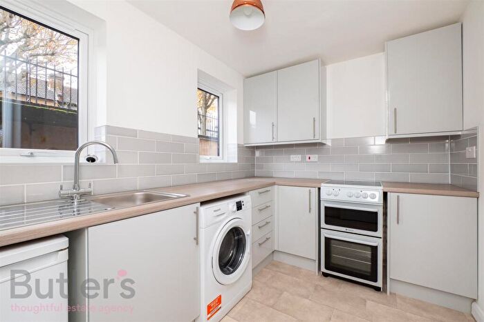 1 Bedroom Flat To Rent In Lind Road, Sutton, SM1