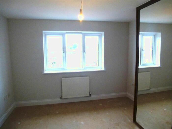 2 Bedroom Property To Rent In Bannister Close, Hastings, TN34