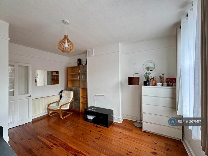 1 Bedroom Flat To Rent In Aylmer Road, London, N2