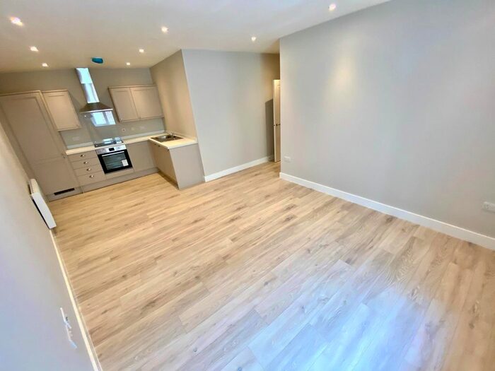 1 Bedroom Flat To Rent In Cloth Hall Street, Huddersfield, HD1