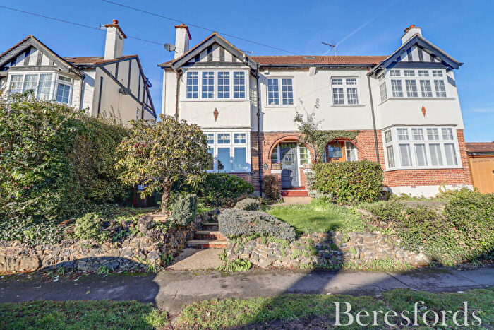 3 Bedroom Semi-Detached House For Sale In Westbury Drive, Brentwood, CM14