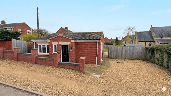2 Bedroom Detached Bungalow For Sale In High Street, Corby Glen, Grantham, NG33
