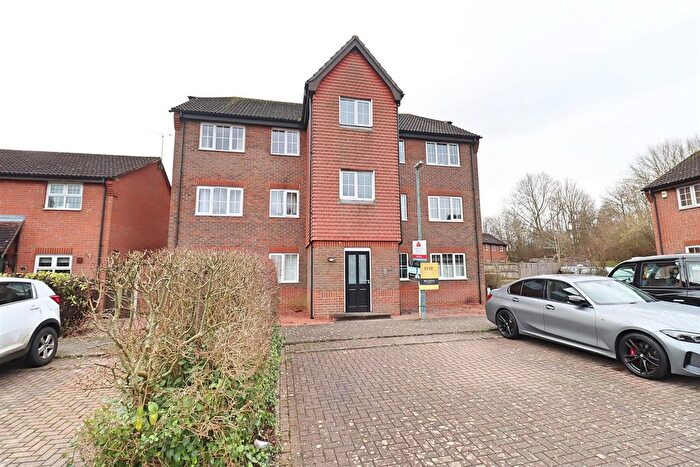 2 Bedroom Flat To Rent In Stanstrete Field, Great Notley, Braintree, CM77