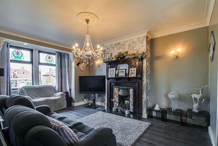 3 Bedroom Semi-detached House For Sale In Station Road, Altofts, WF6