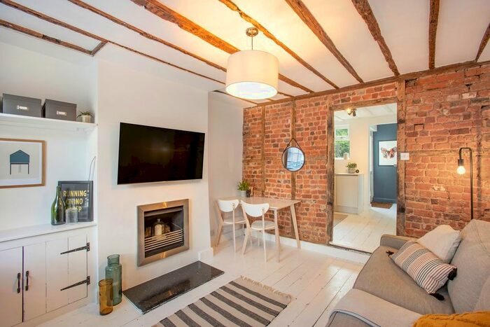 2 Bedroom End Of Terrace House To Rent In College Place, St Albans, AL3