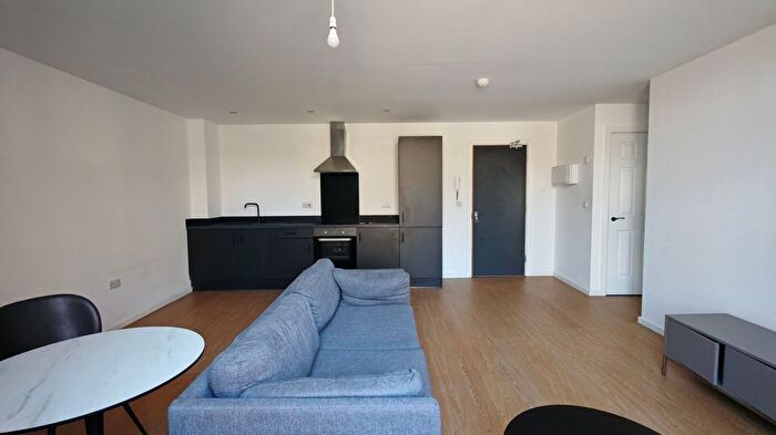 1 Bedroom Flat To Rent In Shiffnall Street, Bolton, BL2