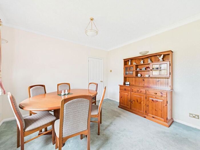 4 Bedroom Bungalow For Sale In Chestnut Avenue, Mapperley, Nottingham, NG3