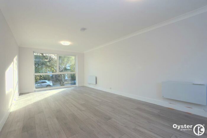 2 Bedroom Flat To Rent In Thornton Road, Potters Bar, EN6