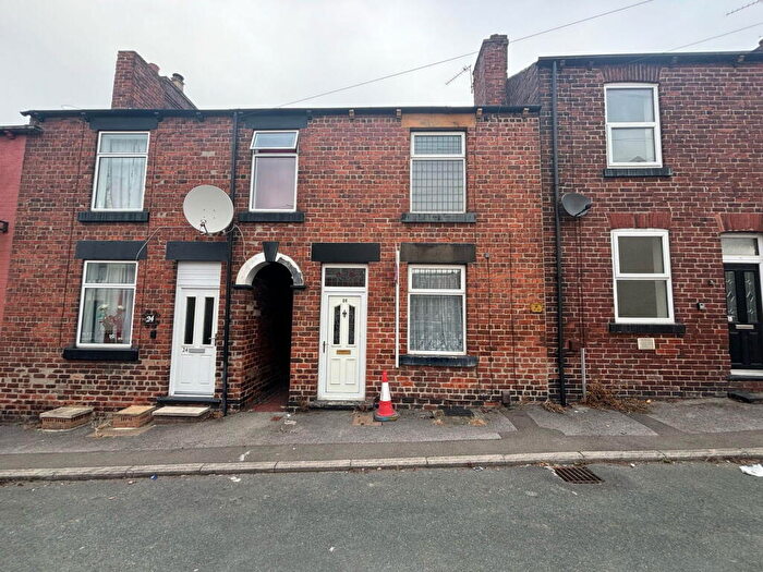 2 Bedroom Terraced House To Rent In New Street, Stairfoot, S71
