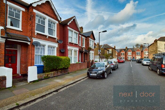 2 Bedroom Flat To Rent In Somerton Road, Peckham Rye, SE15