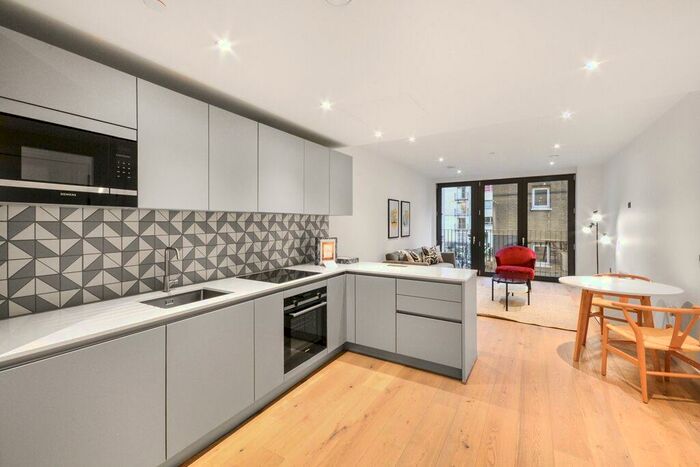 1 Bedroom Flat To Rent In Clarendon Court, EC1Y