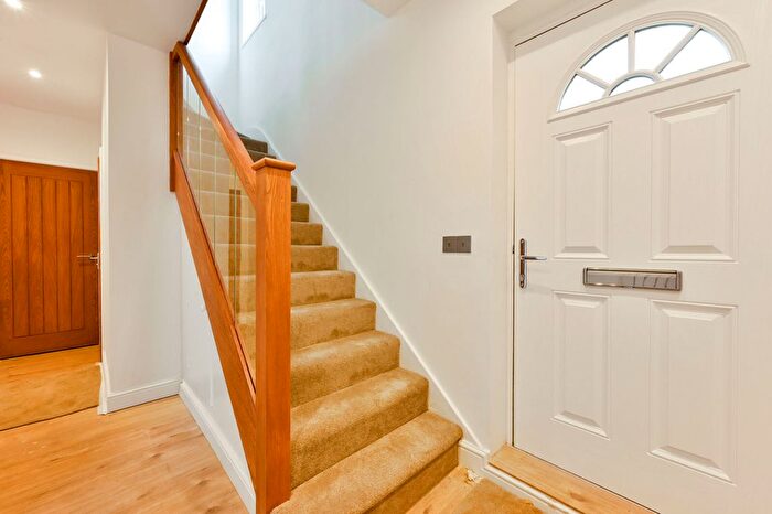4 Bedroom Terraced House To Rent In Shepherds Bush, Shepherd's Bush, London, W12