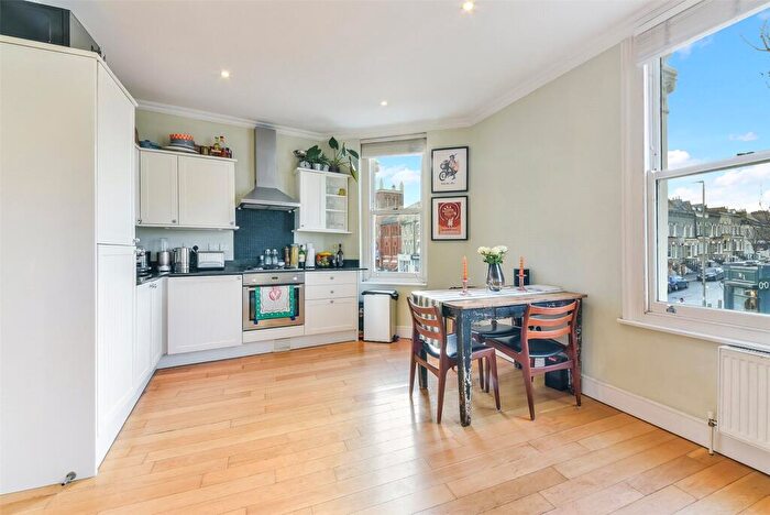 2 Bedroom Apartment To Rent In Northcote Road, London, SW11