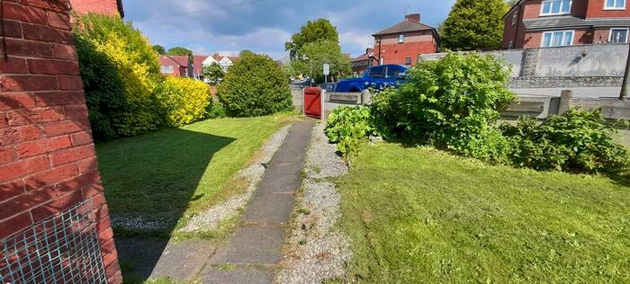 3 Bedroom Semi-Detached House To Rent In Oakfield Road, Stourbridge, DY9