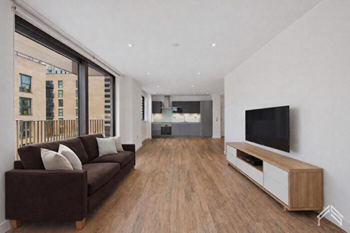 2 Bedroom Apartment To Rent In Vanguard Way, London, E17
