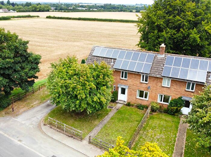 3 Bedroom Semi-Detached House For Sale In Hayway Lane, Weald, Bampton, Oxfordshire, OX18