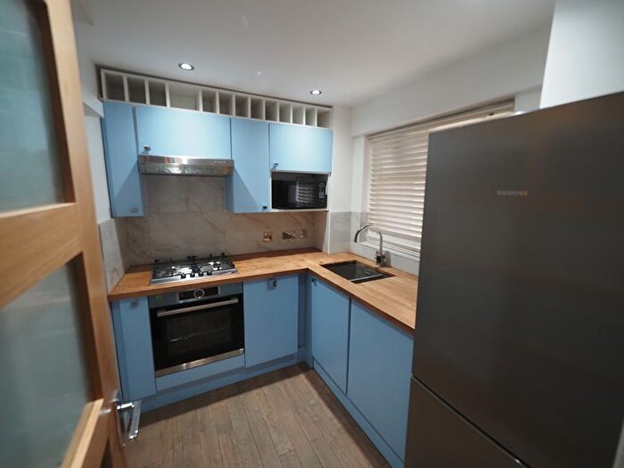 1 Bedroom Flat To Rent In Grosvenor Road, London, SW1V