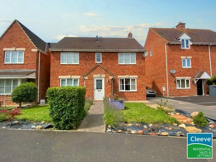 4 Bedroom Detached House To Rent In Bishops Cleeve, GL52