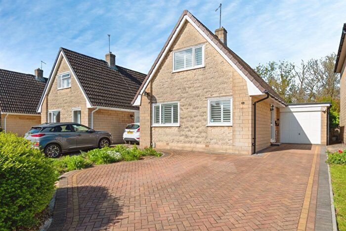 3 Bedroom Detached Bungalow For Sale In Mayo Close, Corsham, SN13