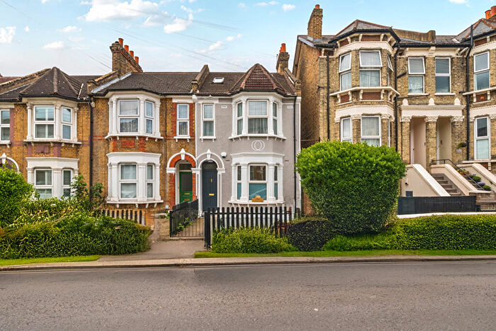 4 Bedroom End Of Terrace House For Sale In Beechfield Road, London, SE6
