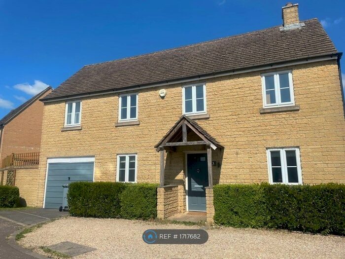 4 Bedroom Detached House To Rent In Grange Lane, Carterton, OX18