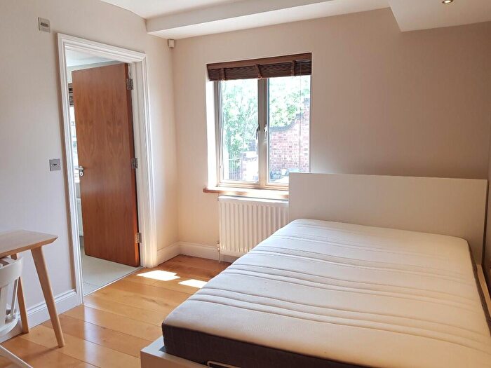 2 Bedroom Flat To Rent In Chalk Farm Road, London, NW1