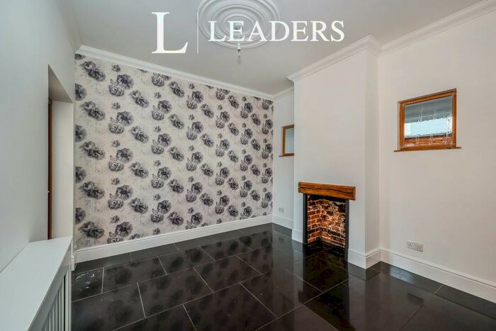 3 Bedroom Terraced House To Rent In Binsteed Road, Portsmouth, PO2