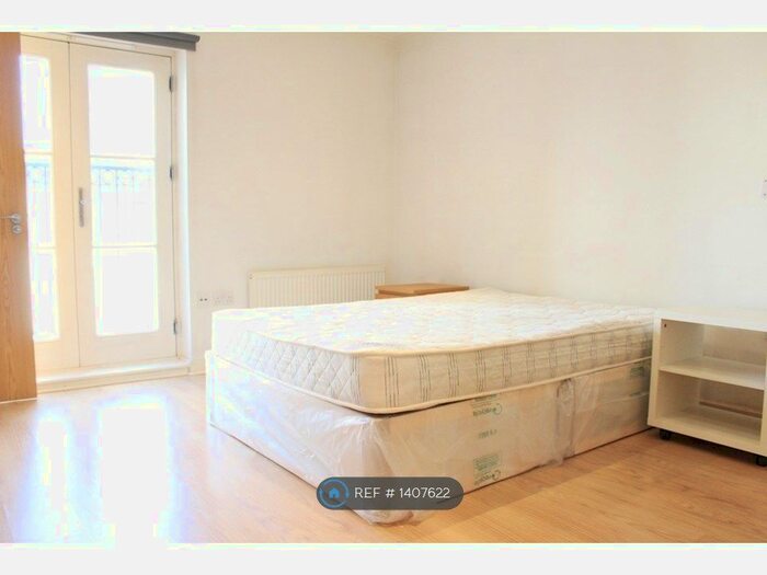 4 Bedroom Flat To Rent In Northpoint Square, London, NW1