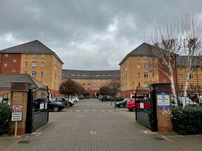 2 Bedroom Flat To Rent In St. Peters Street, Maidstone, ME16