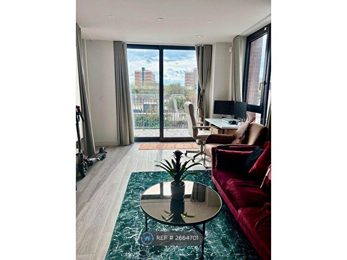 2 Bedroom Flat To Rent In Hove, Hove, BN3
