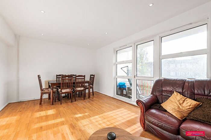 2 Bedroom Property To Rent In Kilburn Priory, London, NW6