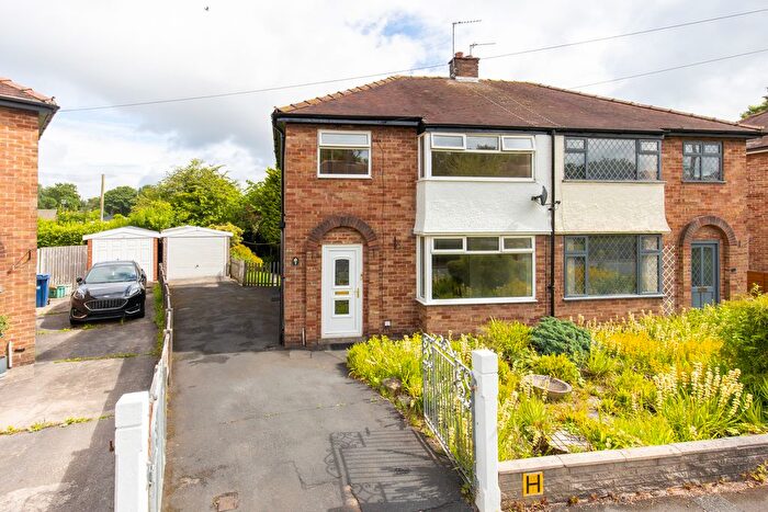 3 Bedroom Semi-Detached House For Sale In Middleforth Green, Penwortham, PR1
