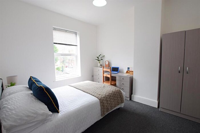 2 Bedroom Terraced House To Rent In Spa Buildings - Student House - /, LN2