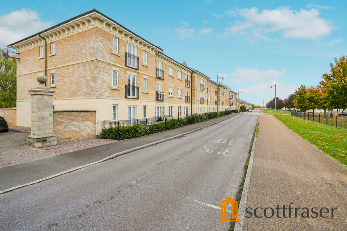 2 Bedroom Apartment To Rent In Threshers Court, Carterton, OX18