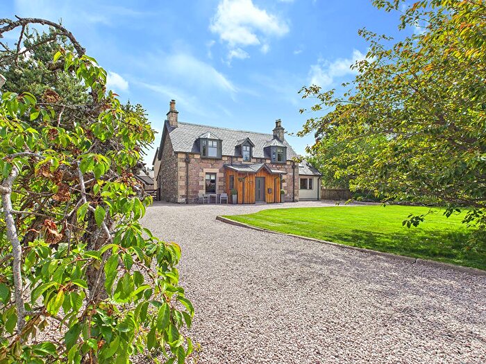 5 Bedroom Detached House For Sale In Carr Road, Carrbridge, PH23