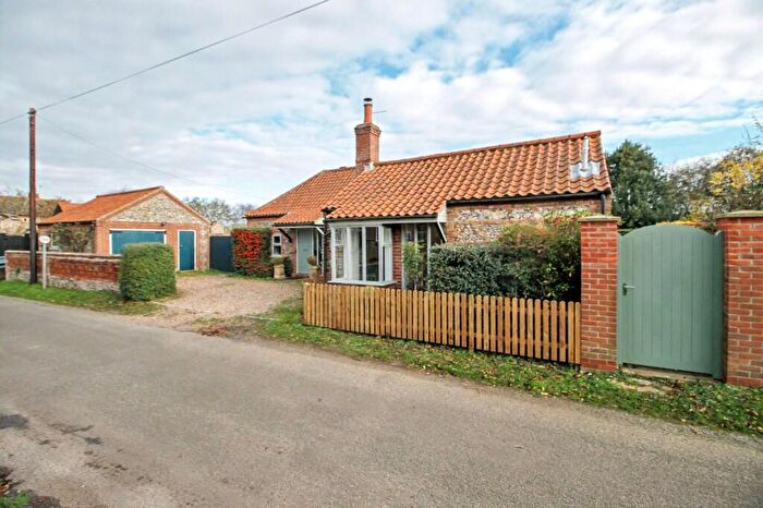 3 Bedroom Detached Bungalow To Rent In Letheringsett Road, NR25