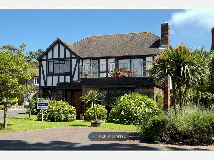 4 Bedroom Detached House To Rent In Freshwater Road, Christchurch, BH23