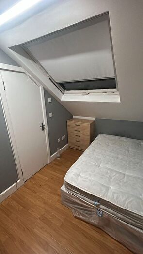 Studio To Rent In Graham Road, London, N15