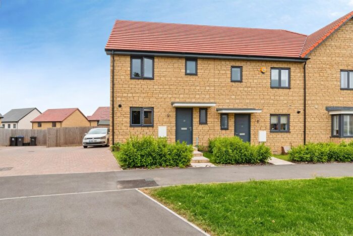 3 Bedroom End Of Terrace House For Sale In Wiltshire Drive, Patterdown, Chippenham, SN15