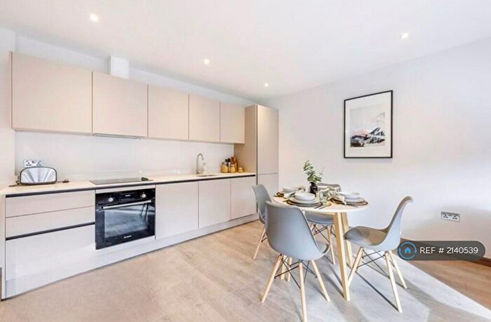 1 Bedroom Flat To Rent In Clearway Court, Caterham, CR3