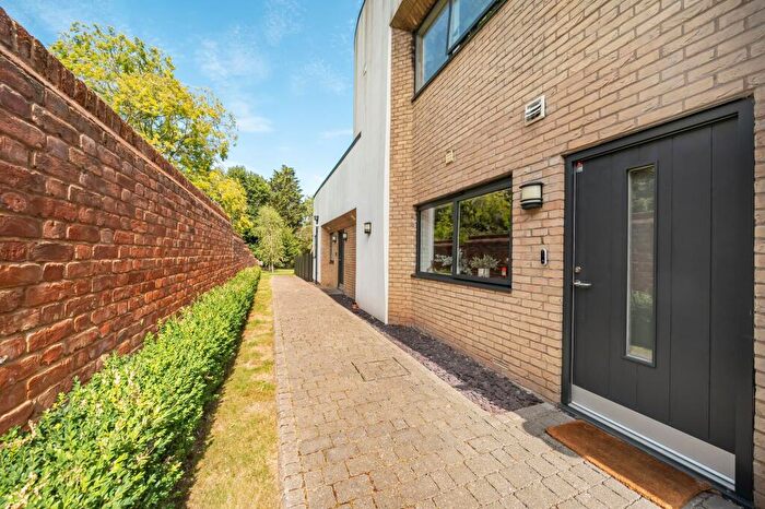 1 Bedroom Flat For Sale In Court Lane, Oaks View Court Lane, KT19